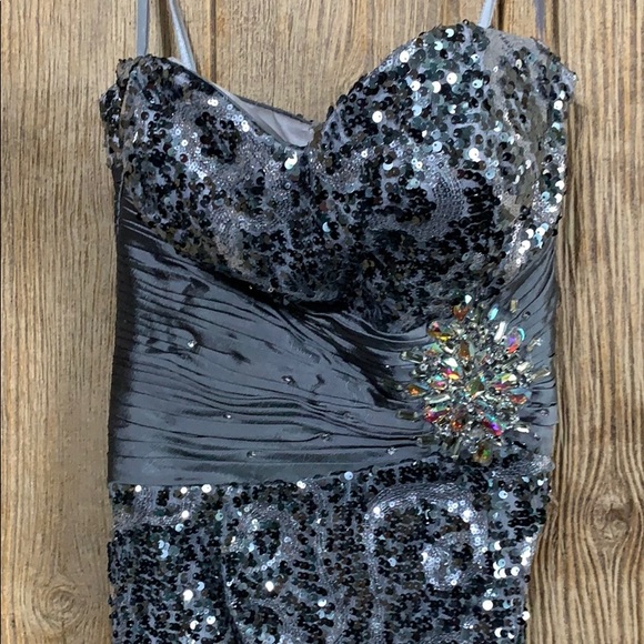 Prom Dress - Picture 2 of 7